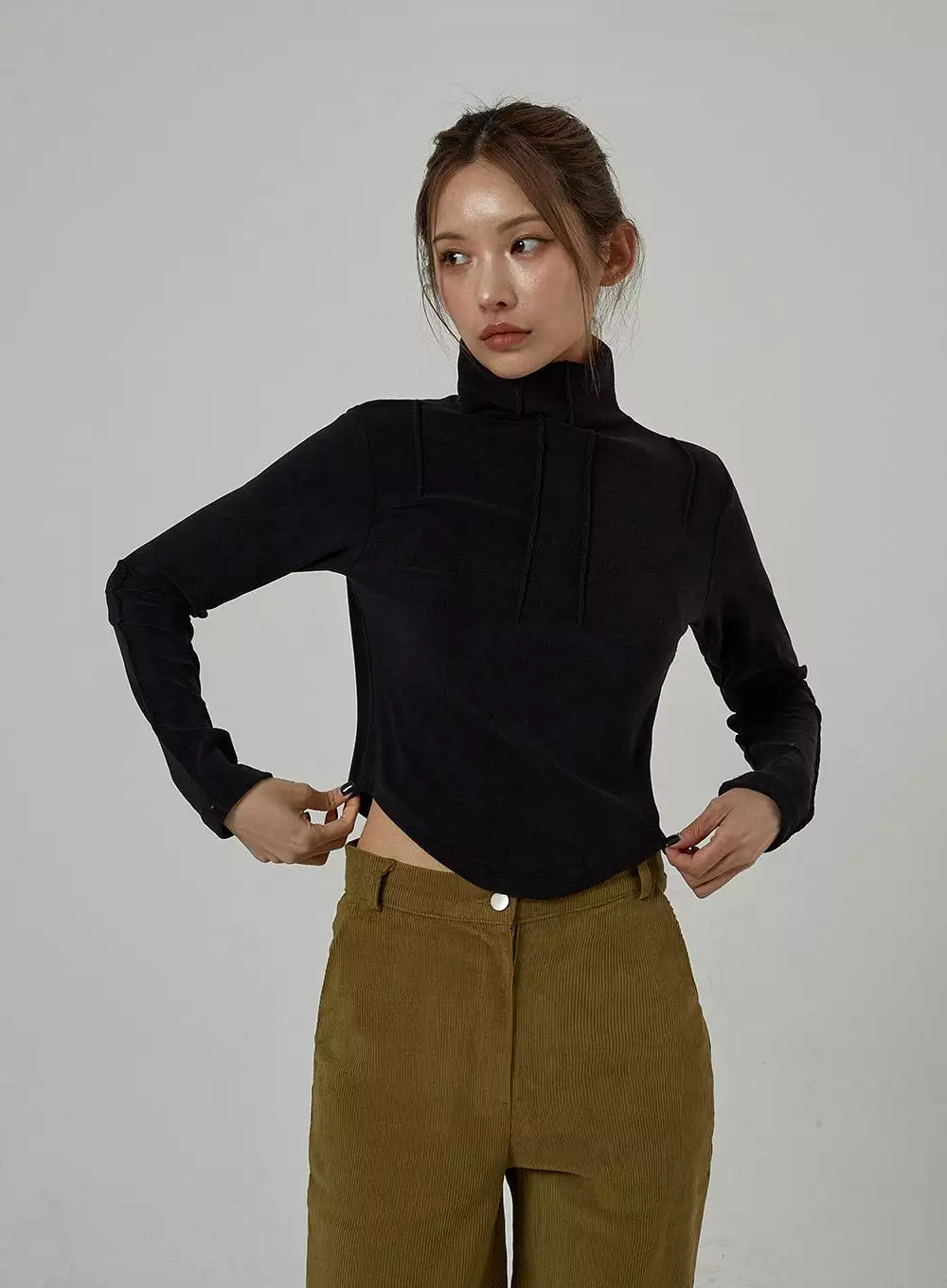 Bust Stripe Detail Cropped Turtleneck CJ309