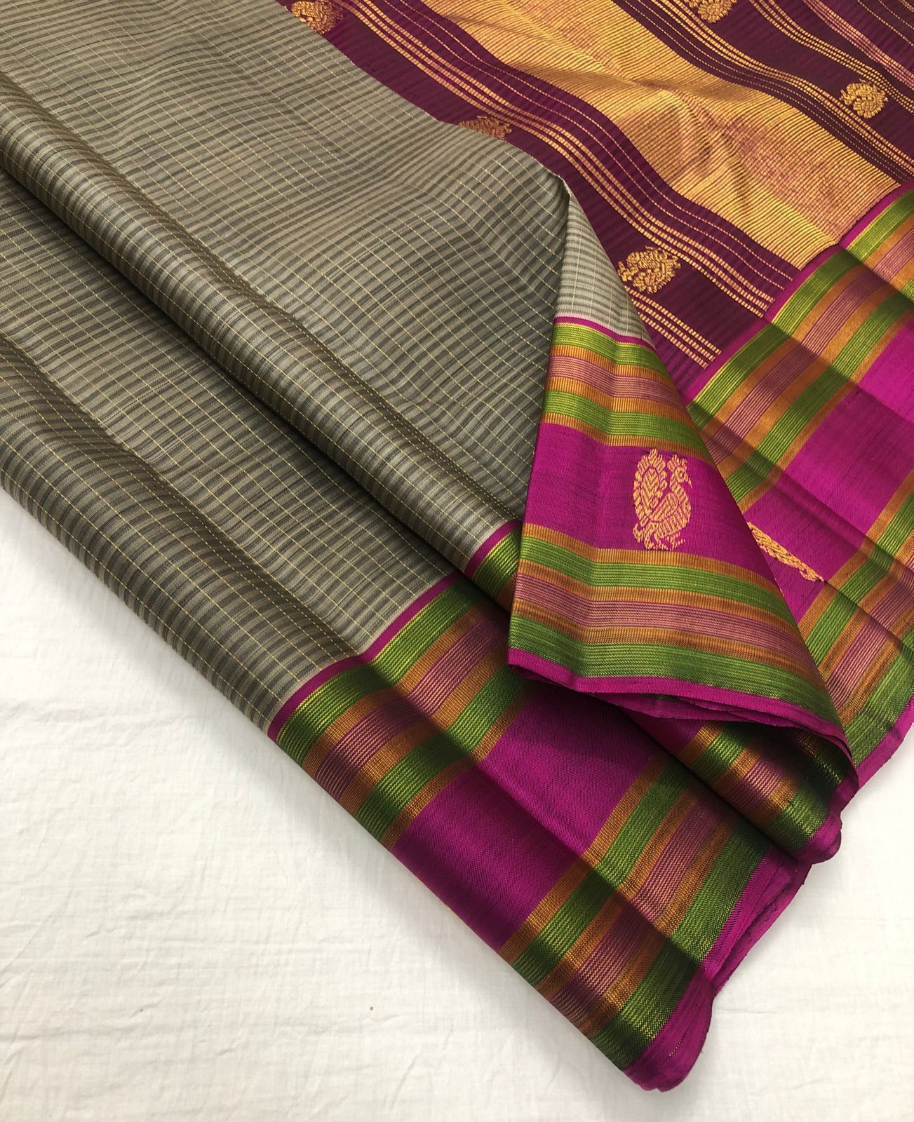 Jaya Bharathi , Pure Kanchipuram Silk Hand Woven 1G pure zari all over hand weaving Jari butta KORVAI rich pallu with contrast b