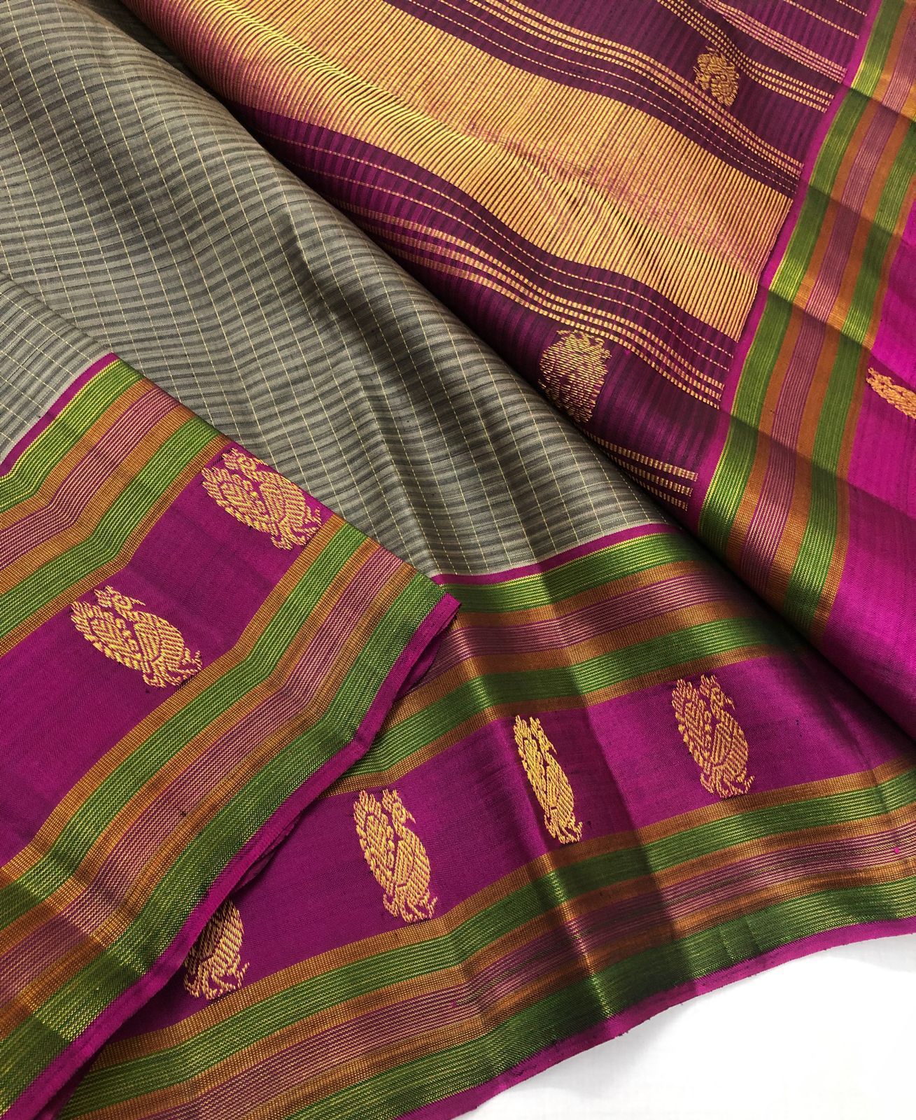 Jaya Bharathi , Pure Kanchipuram Silk Hand Woven 1G pure zari all over hand weaving Jari butta KORVAI rich pallu with contrast b