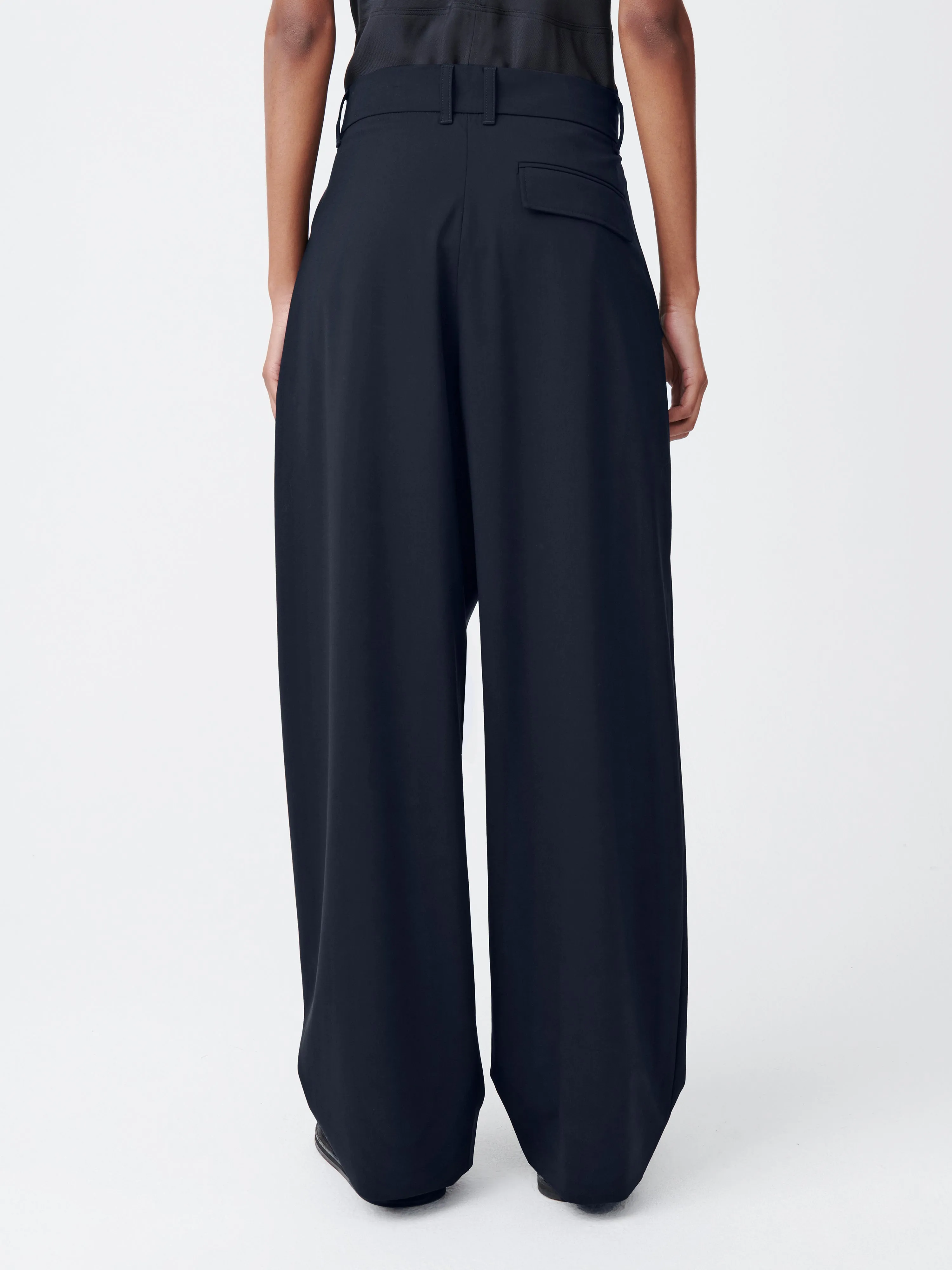 Nika Tropical Wool Pant in Darkest Navy