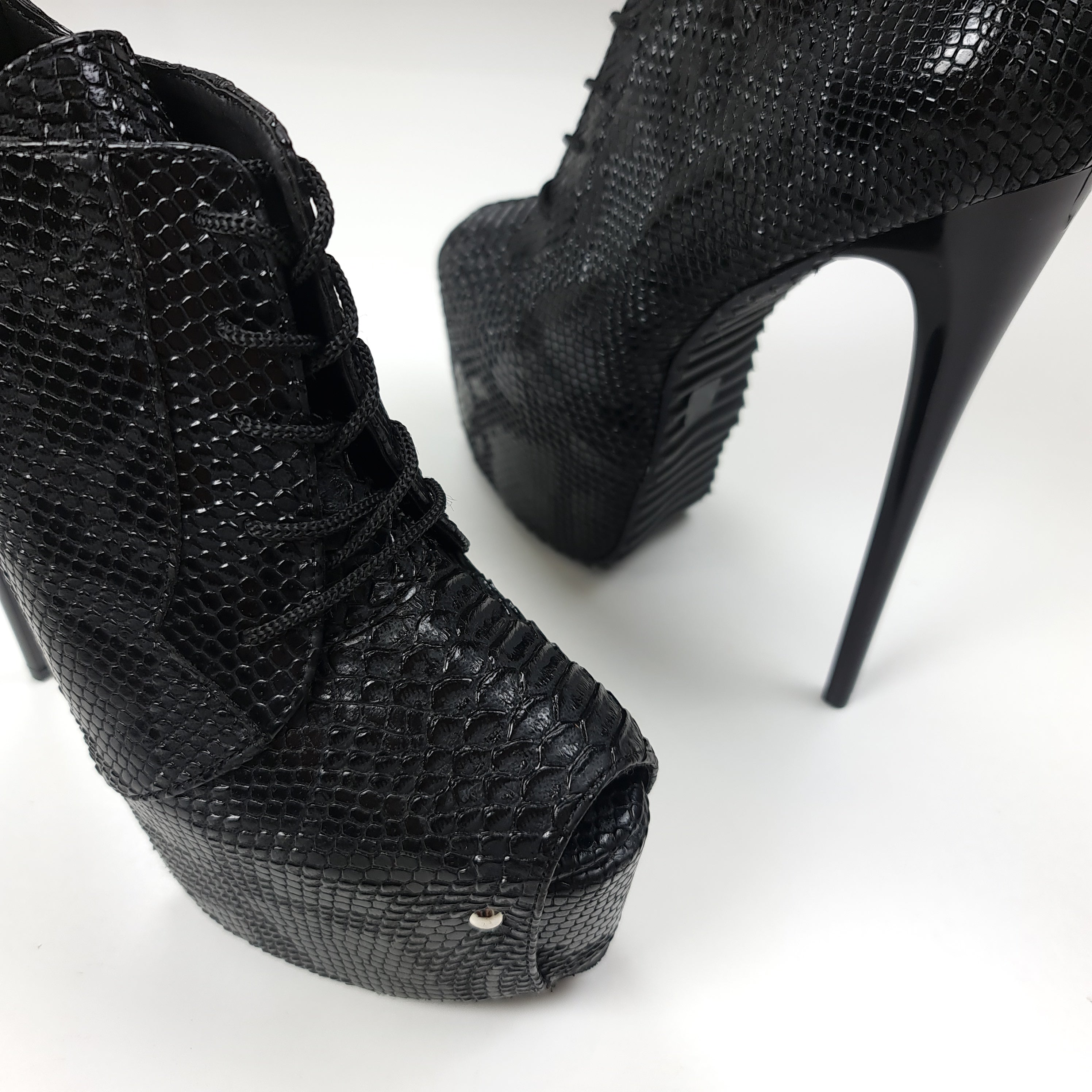 Serrated Sole Black Oxford Croco Ankle Heels