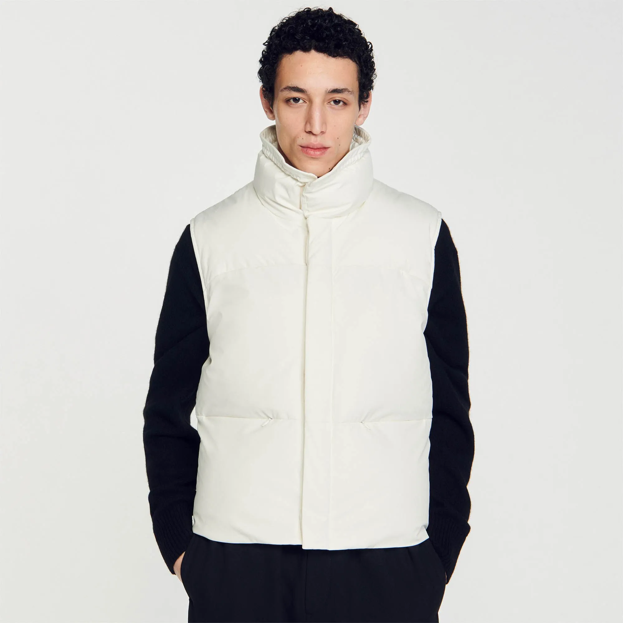 Sleeveless puffer jacket