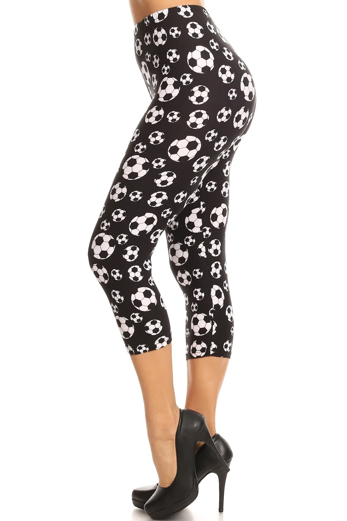 Women's Regular Soccer Ball Sports Printed Cropped Capri Leggings